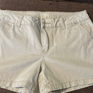 A.n.a mid-rise, shortie short, 3.5 inseam. Size 8